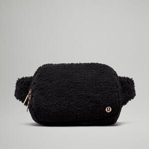 NWT Lululemon Everywhere Belt Bag Fleece 2L Black Large